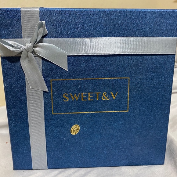 Sweet 16 Dazzled Tiara - Picture 4 of 5